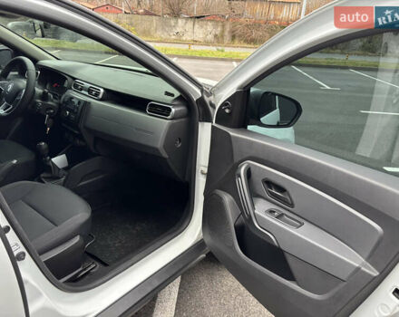 Білий Рено Дастер, об'ємом двигуна 1.46 л та пробігом 57 тис. км за 14800 $, фото 13 на Automoto.ua