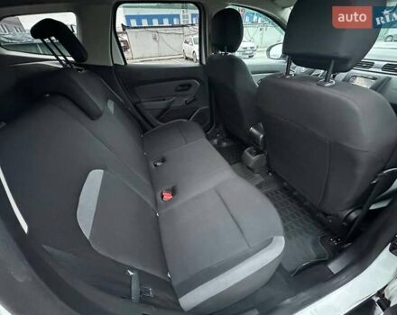Білий Рено Дастер, об'ємом двигуна 1.6 л та пробігом 97 тис. км за 12790 $, фото 11 на Automoto.ua