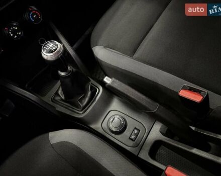 Білий Рено Дастер, об'ємом двигуна 1.6 л та пробігом 231 тис. км за 12500 $, фото 33 на Automoto.ua