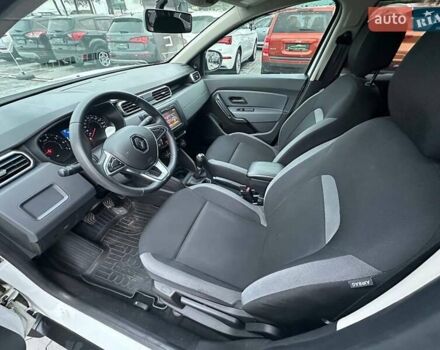 Білий Рено Дастер, об'ємом двигуна 1.6 л та пробігом 97 тис. км за 12790 $, фото 8 на Automoto.ua