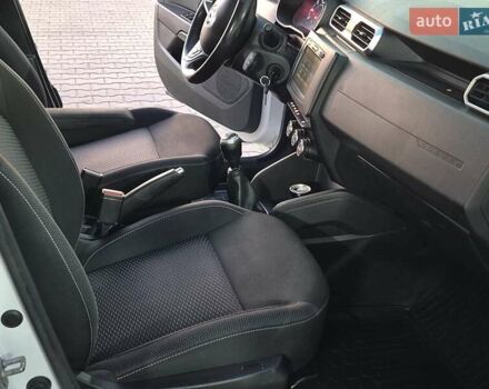 Белый Рено Дастер, объемом двигателя 1.5 л и пробегом 166 тыс. км за 13650 $, фото 27 на Automoto.ua