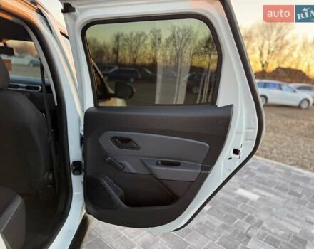 Белый Рено Дастер, объемом двигателя 1.5 л и пробегом 228 тыс. км за 14199 $, фото 21 на Automoto.ua