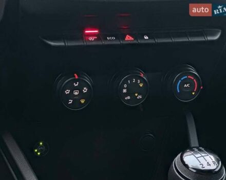 Білий Рено Дастер, об'ємом двигуна 1.6 л та пробігом 97 тис. км за 12790 $, фото 24 на Automoto.ua