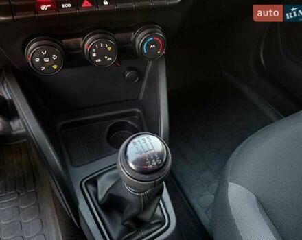 Белый Рено Дастер, объемом двигателя 1.5 л и пробегом 228 тыс. км за 14199 $, фото 18 на Automoto.ua