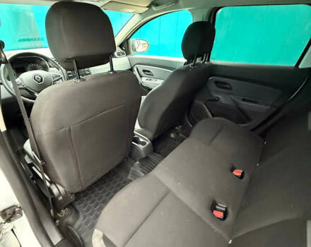 Белый Рено Дастер, объемом двигателя 1.46 л и пробегом 93 тыс. км за 16200 $, фото 11 на Automoto.ua