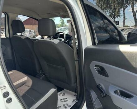 Белый Рено Дастер, объемом двигателя 1.6 л и пробегом 108 тыс. км за 12500 $, фото 14 на Automoto.ua