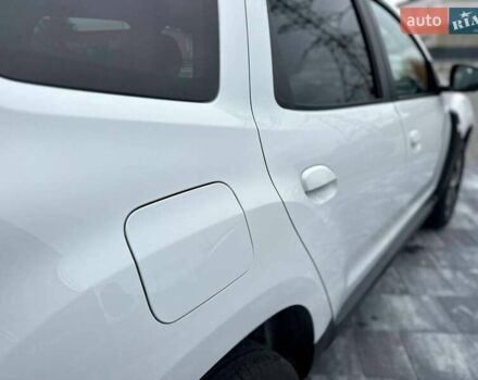 Білий Рено Дастер, об'ємом двигуна 1.6 л та пробігом 30 тис. км за 16300 $, фото 30 на Automoto.ua