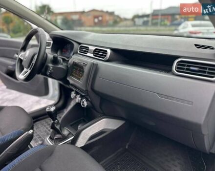 Білий Рено Дастер, об'ємом двигуна 1.6 л та пробігом 30 тис. км за 16300 $, фото 48 на Automoto.ua