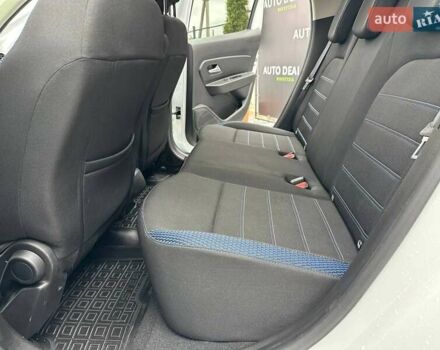 Білий Рено Дастер, об'ємом двигуна 1.6 л та пробігом 30 тис. км за 16300 $, фото 33 на Automoto.ua