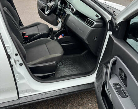 Белый Рено Дастер, объемом двигателя 1.5 л и пробегом 67 тыс. км за 16900 $, фото 8 на Automoto.ua