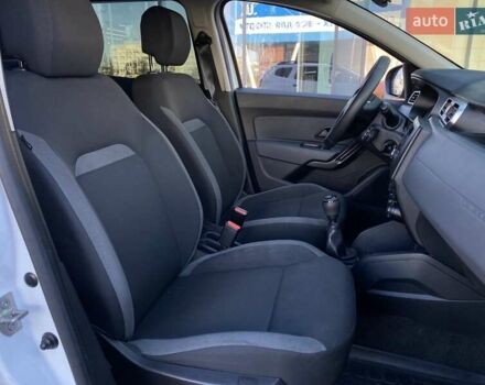 Білий Рено Дастер, об'ємом двигуна 1.5 л та пробігом 132 тис. км за 14450 $, фото 25 на Automoto.ua