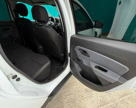 Белый Рено Дастер, объемом двигателя 1.46 л и пробегом 93 тыс. км за 16200 $, фото 14 на Automoto.ua