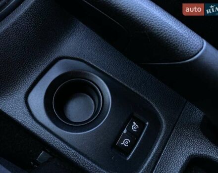 Білий Рено Дастер, об'ємом двигуна 1.5 л та пробігом 132 тис. км за 14450 $, фото 26 на Automoto.ua