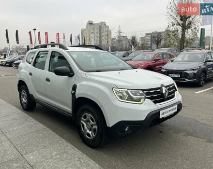 Белый Рено Дастер, объемом двигателя 1.5 л и пробегом 135 тыс. км за 15939 $, фото 3 на Automoto.ua