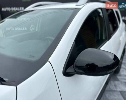 Білий Рено Дастер, об'ємом двигуна 1.6 л та пробігом 30 тис. км за 16300 $, фото 27 на Automoto.ua