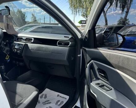 Белый Рено Дастер, объемом двигателя 1.6 л и пробегом 108 тыс. км за 12500 $, фото 6 на Automoto.ua