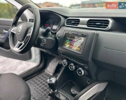 Білий Рено Дастер, об'ємом двигуна 1.6 л та пробігом 30 тис. км за 16300 $, фото 56 на Automoto.ua