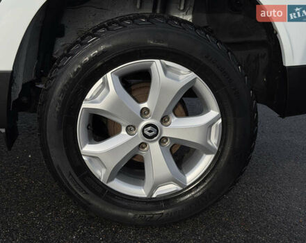 Білий Рено Дастер, об'ємом двигуна 1.6 л та пробігом 28 тис. км за 16800 $, фото 60 на Automoto.ua