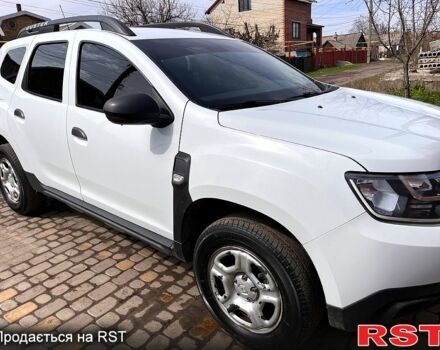 Белый Рено Дастер, объемом двигателя 1.6 л и пробегом 110 тыс. км за 13300 $, фото 2 на Automoto.ua