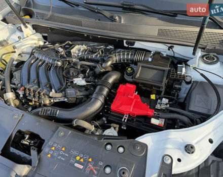 Білий Рено Дастер, об'ємом двигуна 1.6 л та пробігом 28 тис. км за 16800 $, фото 103 на Automoto.ua