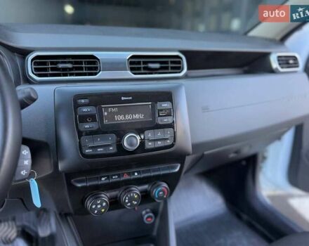 Белый Рено Дастер, объемом двигателя 1.5 л и пробегом 80 тыс. км за 14400 $, фото 8 на Automoto.ua
