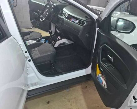 Белый Рено Дастер, объемом двигателя 1.5 л и пробегом 134 тыс. км за 17300 $, фото 6 на Automoto.ua