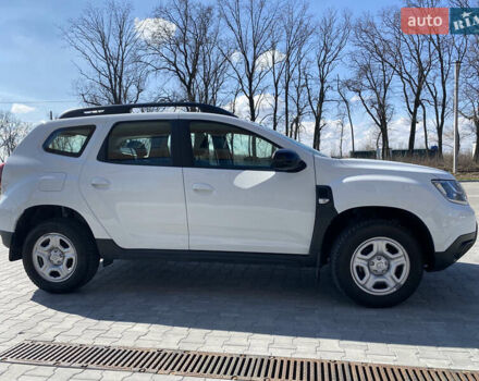 Белый Рено Дастер, объемом двигателя 1.5 л и пробегом 122 тыс. км за 17899 $, фото 4 на Automoto.ua