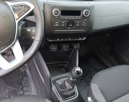 Белый Рено Дастер, объемом двигателя 1.5 л и пробегом 25 тыс. км за 17800 $, фото 2 на Automoto.ua