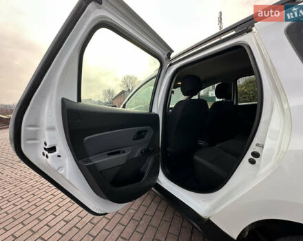 Білий Рено Дастер, об'ємом двигуна 1.5 л та пробігом 222 тис. км за 15500 $, фото 17 на Automoto.ua