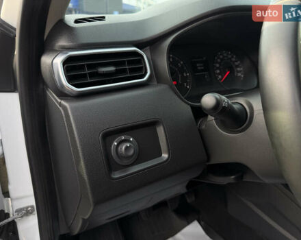 Білий Рено Дастер, об'ємом двигуна 1.6 л та пробігом 28 тис. км за 16800 $, фото 73 на Automoto.ua