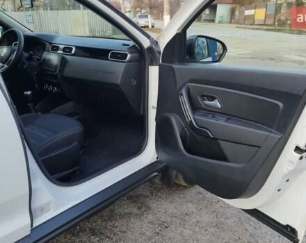 Белый Рено Дастер, объемом двигателя 1.5 л и пробегом 80 тыс. км за 13500 $, фото 25 на Automoto.ua