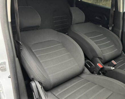 Білий Рено Дастер, об'ємом двигуна 1.46 л та пробігом 150 тис. км за 18200 $, фото 21 на Automoto.ua