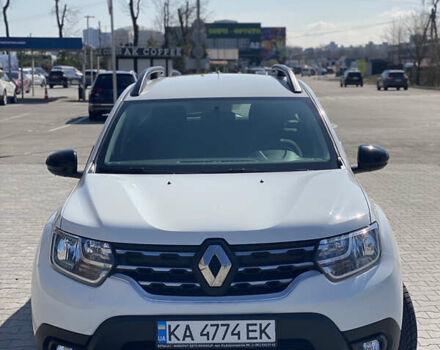 Белый Рено Дастер, объемом двигателя 1.5 л и пробегом 122 тыс. км за 17899 $, фото 2 на Automoto.ua
