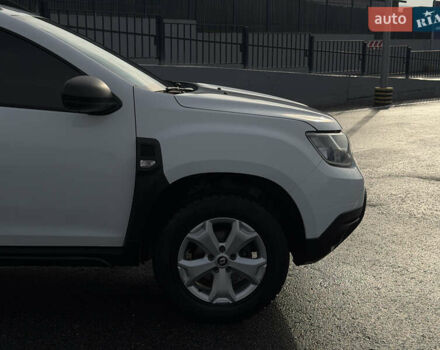 Білий Рено Дастер, об'ємом двигуна 1.6 л та пробігом 28 тис. км за 16800 $, фото 65 на Automoto.ua