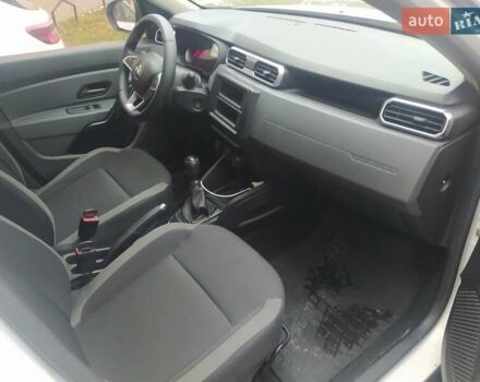 Белый Рено Дастер, объемом двигателя 1.6 л и пробегом 79 тыс. км за 12200 $, фото 7 на Automoto.ua