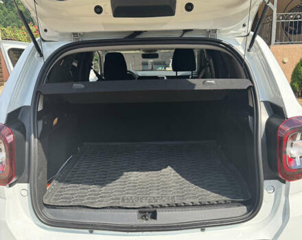 Білий Рено Дастер, об'ємом двигуна 1.6 л та пробігом 66 тис. км за 17000 $, фото 3 на Automoto.ua