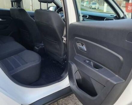 Белый Рено Дастер, объемом двигателя 1.5 л и пробегом 80 тыс. км за 13500 $, фото 26 на Automoto.ua