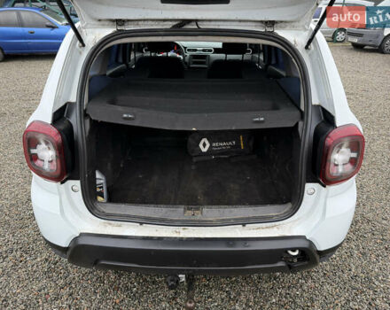 Белый Рено Дастер, объемом двигателя 1.6 л и пробегом 125 тыс. км за 10999 $, фото 12 на Automoto.ua