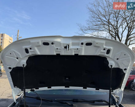 Білий Рено Дастер, об'ємом двигуна 1.6 л та пробігом 28 тис. км за 16800 $, фото 101 на Automoto.ua