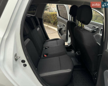 Белый Рено Дастер, объемом двигателя 1.46 л и пробегом 130 тыс. км за 14900 $, фото 19 на Automoto.ua