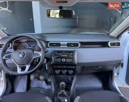 Белый Рено Дастер, объемом двигателя 1.5 л и пробегом 80 тыс. км за 14400 $, фото 11 на Automoto.ua