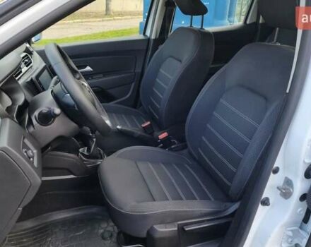 Белый Рено Дастер, объемом двигателя 1.5 л и пробегом 80 тыс. км за 13500 $, фото 18 на Automoto.ua