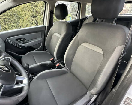 Білий Рено Дастер, об'ємом двигуна 1.5 л та пробігом 222 тис. км за 15500 $, фото 24 на Automoto.ua