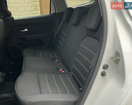 Білий Рено Дастер, об'ємом двигуна 1.46 л та пробігом 92 тис. км за 16900 $, фото 56 на Automoto.ua