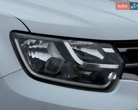 Белый Рено Дастер, объемом двигателя 1.6 л и пробегом 59 тыс. км за 13450 $, фото 4 на Automoto.ua