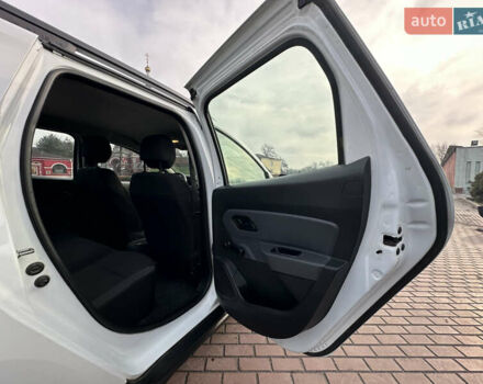 Білий Рено Дастер, об'ємом двигуна 1.5 л та пробігом 222 тис. км за 15500 $, фото 20 на Automoto.ua