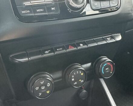 Білий Рено Дастер, об'ємом двигуна 1.5 л та пробігом 222 тис. км за 15500 $, фото 17 на Automoto.ua