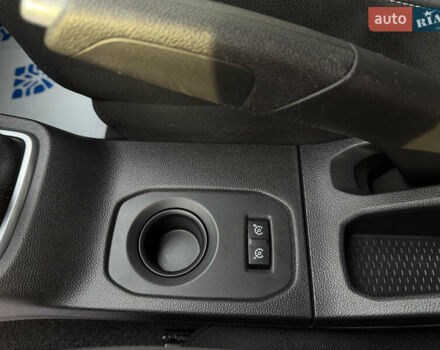 Білий Рено Дастер, об'ємом двигуна 1.6 л та пробігом 28 тис. км за 16800 $, фото 81 на Automoto.ua