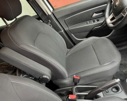 Белый Рено Дастер, объемом двигателя 1.6 л и пробегом 28 тыс. км за 15900 $, фото 5 на Automoto.ua