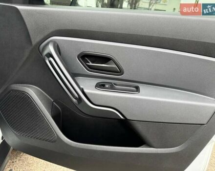 Белый Рено Дастер, объемом двигателя 1.6 л и пробегом 59 тыс. км за 13450 $, фото 28 на Automoto.ua